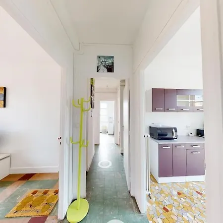 F3 - Rue Dauphine *